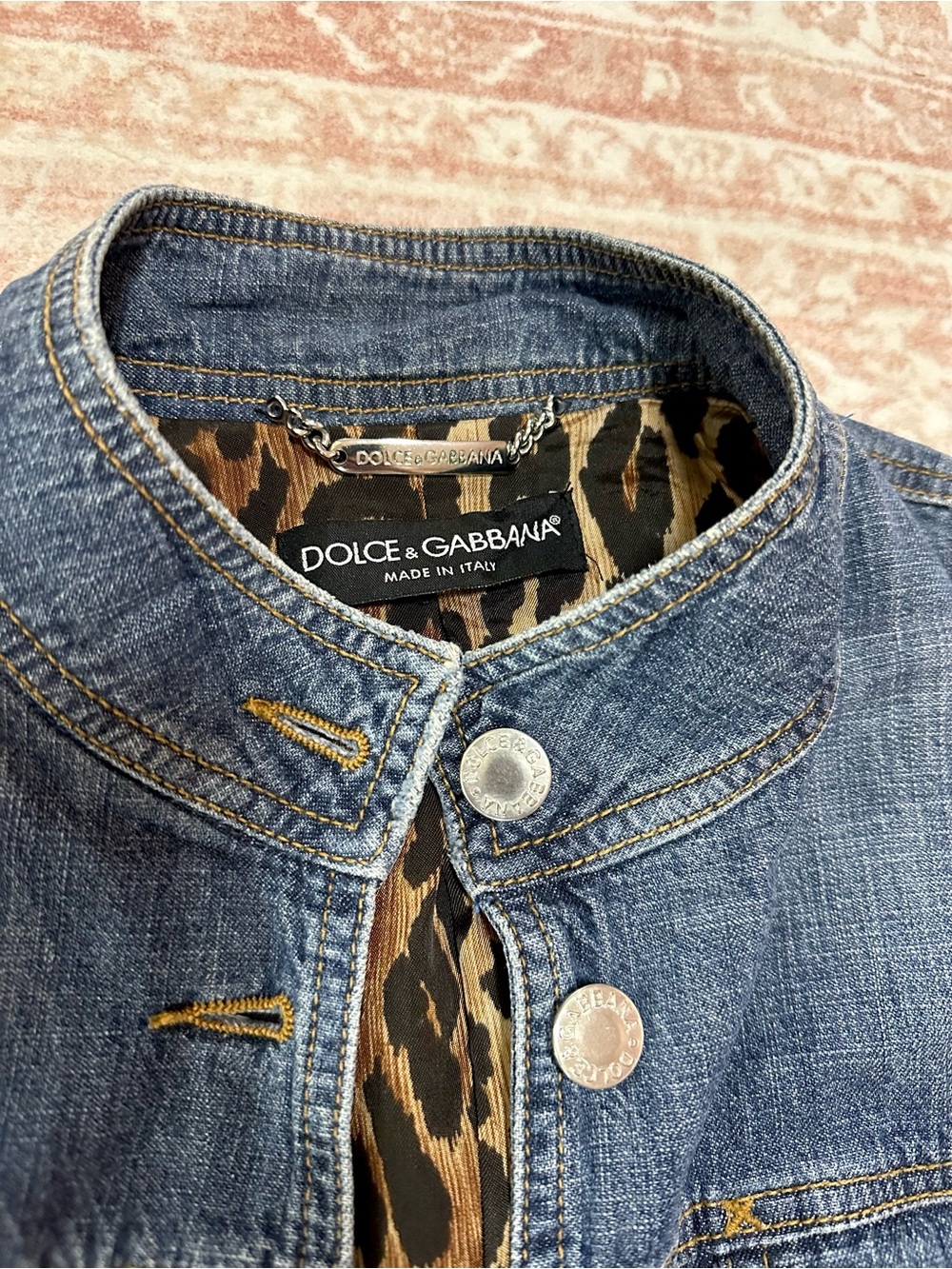 Vintage Dolce & Gabbana Jean Jacket With 🐆  Leopard Lining - Sz 40 - Picture 4 of 16